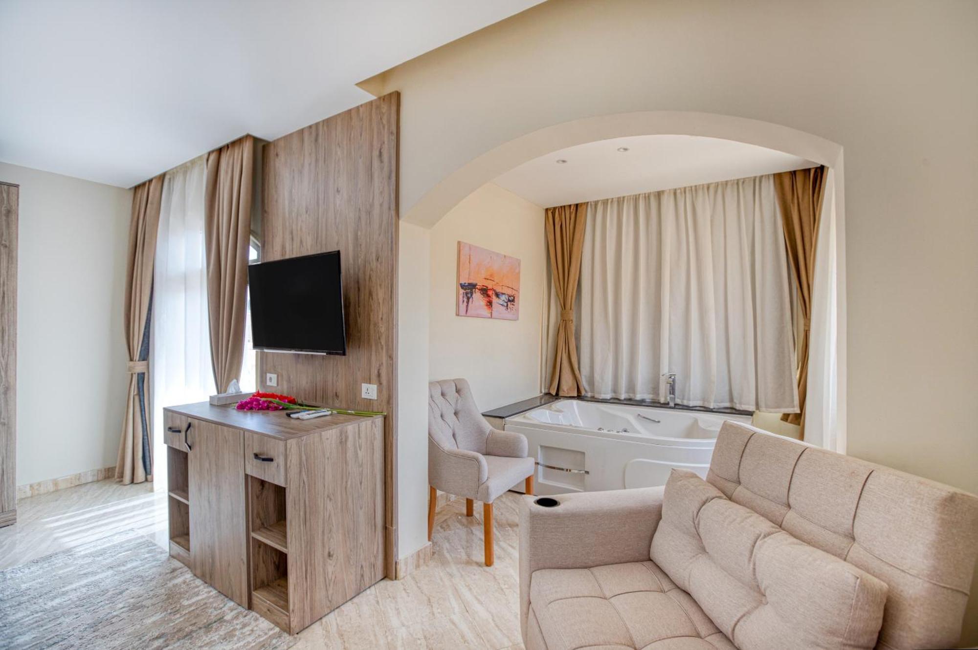 Soul Pyramids View Hotel Kafrat al Jabal Exterior photo